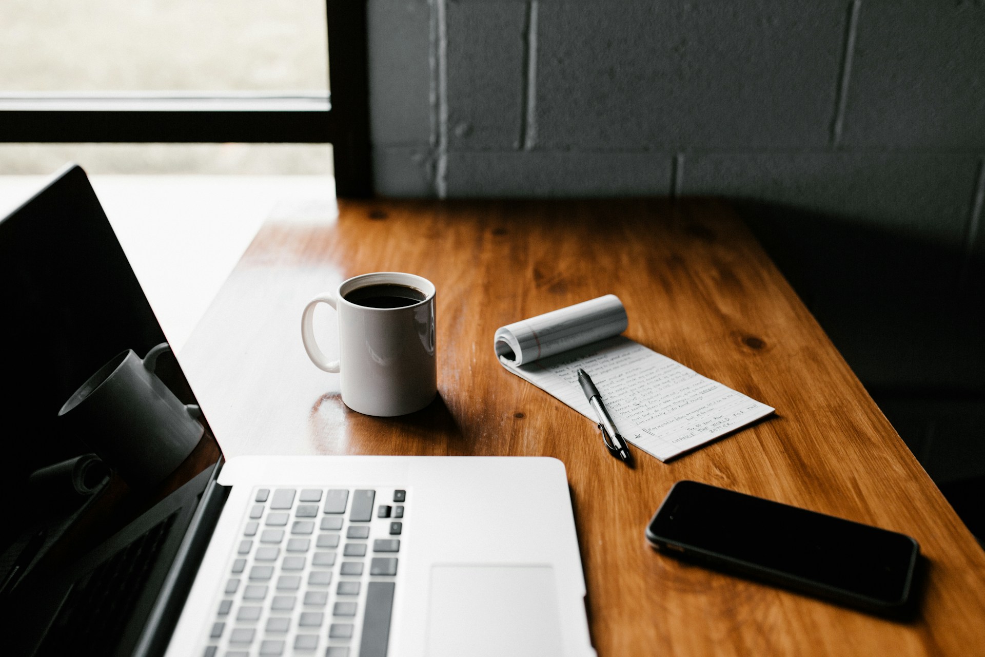make money blogging with laptop
